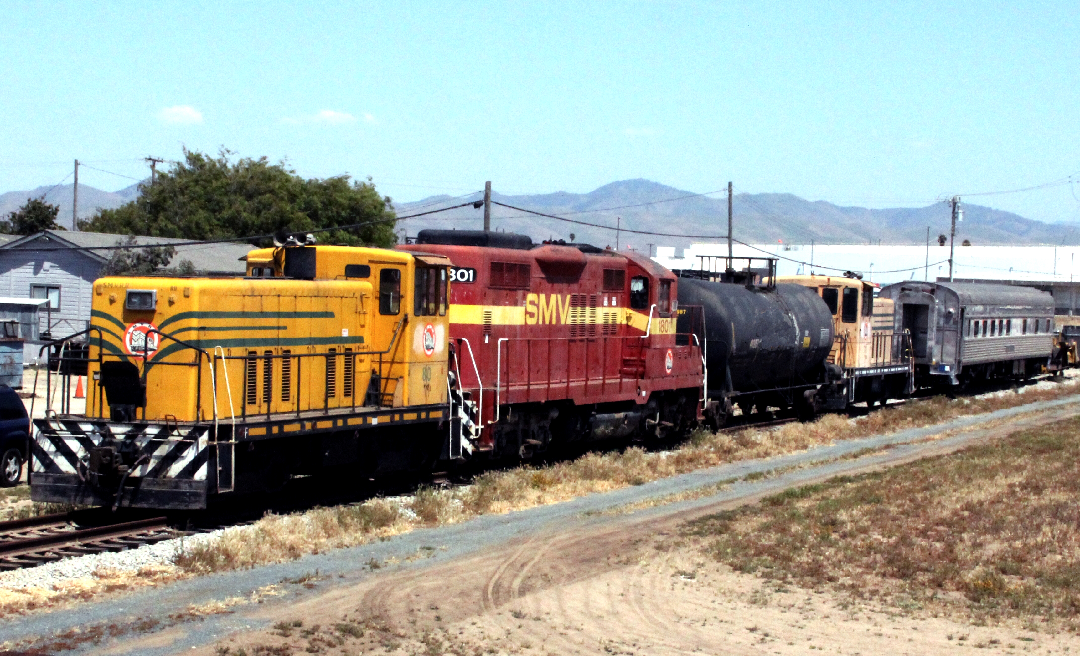 Locos & Car in Osburn Yard