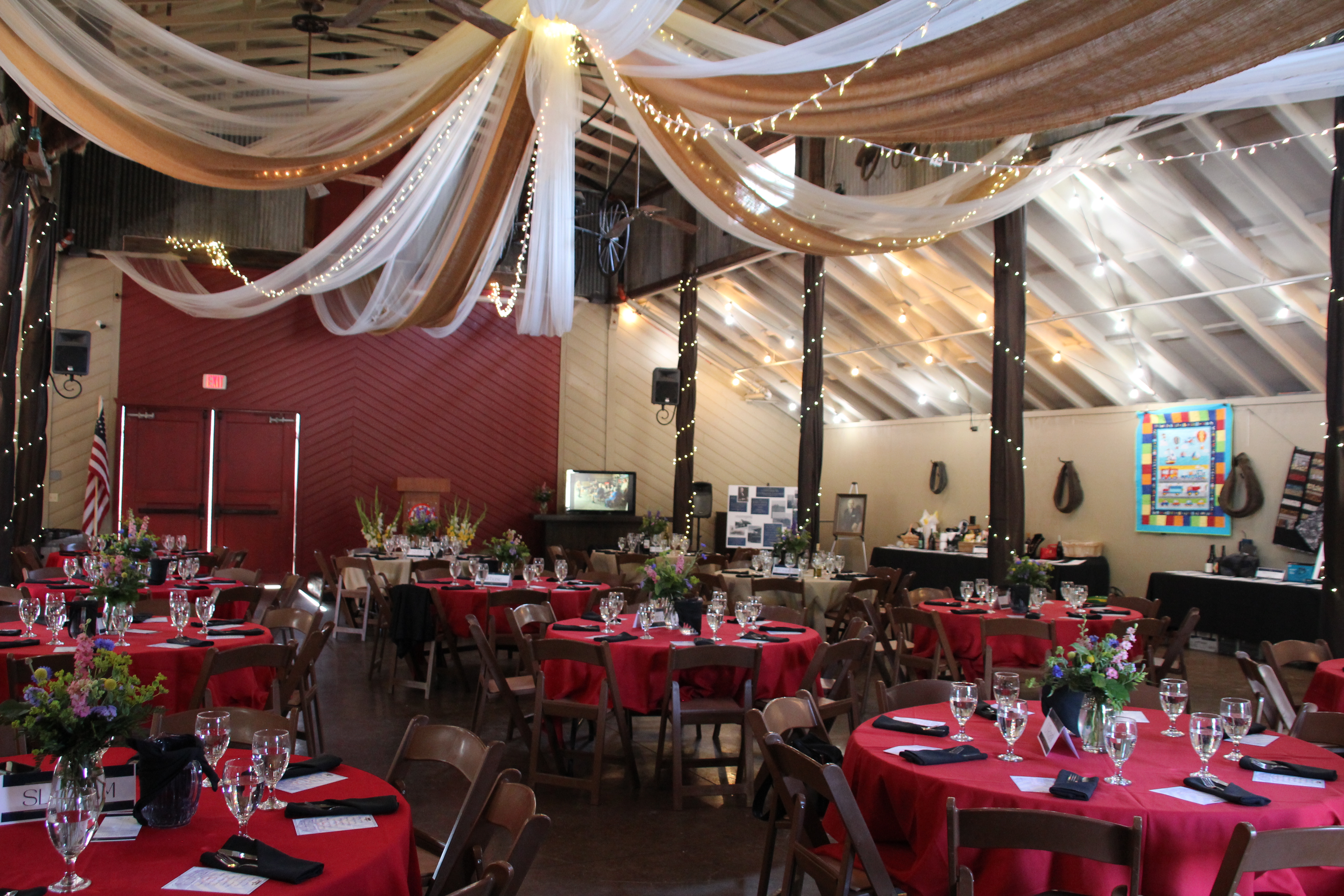 Gala Tables